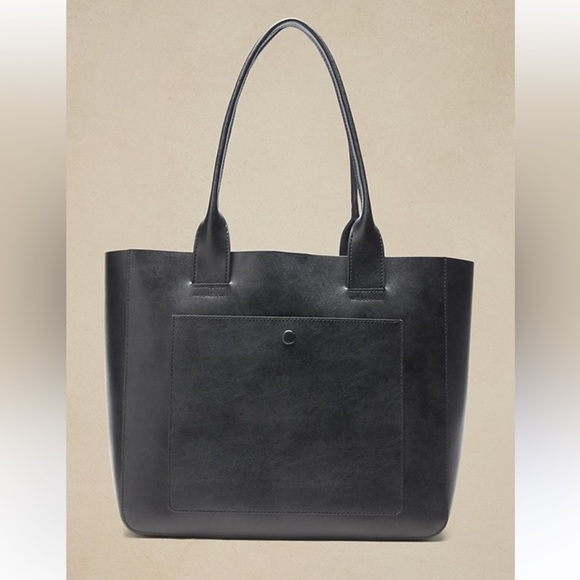 Banana Republic Handbags - Banana Republic LEATHER LARGE EAST-WEST TOTE Black